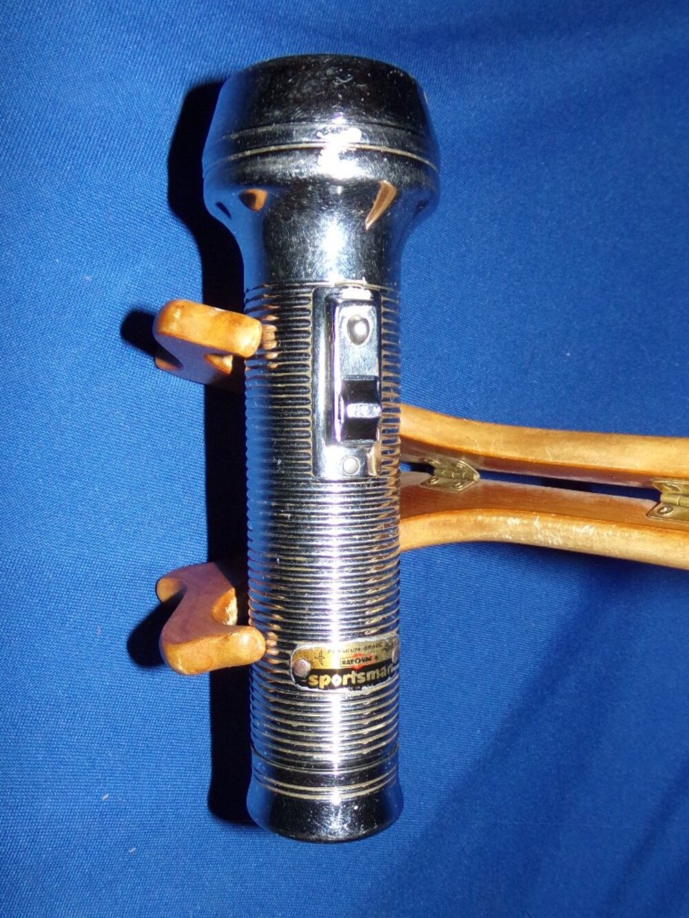 Share Vintage Rayovac Sportsman Premium Grade Flashlight 7” - Tested & Working